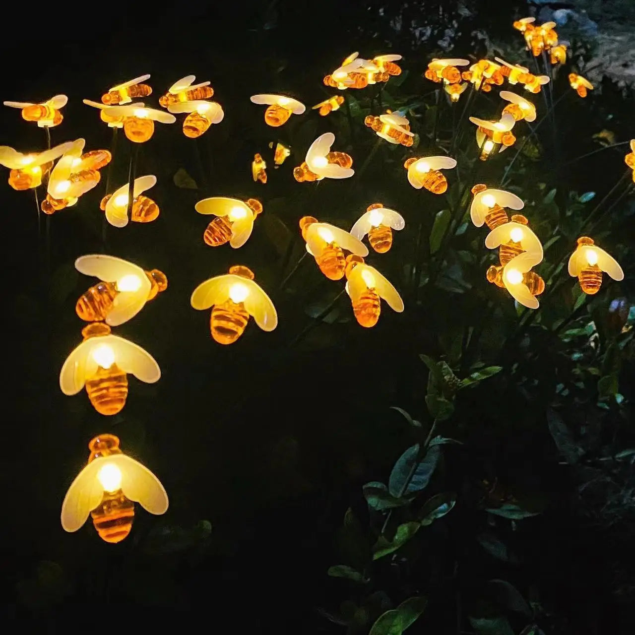 1 bee solar garden light, bee shaped solar outdoor light, solar light sways in the wind, suitable for outdoor decoration such as